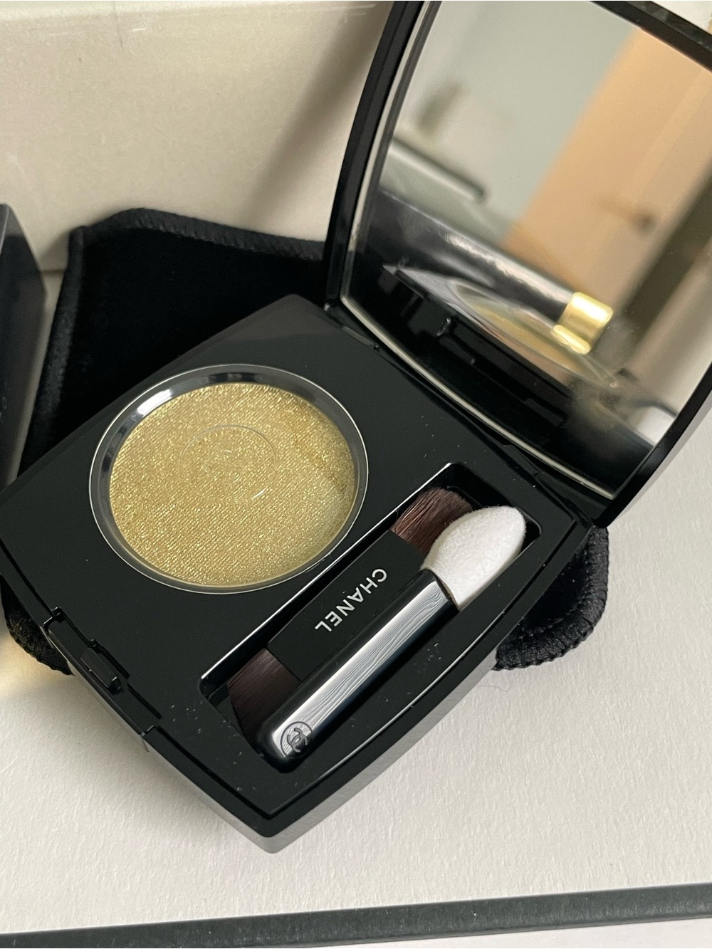 CHANEL Ombre Essentielle Longwear Eyeshadow - Black & Gold Packaging